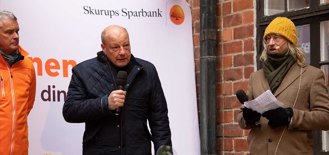 Byalaget fick vara med och dela på miljon från Skurups Sparbank