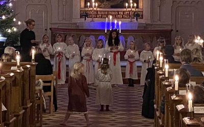 Lucifirande i Lilla Beddinge kyrka värmde på många sätt